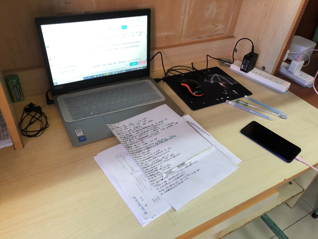 图为在校学生整洁的课程笔记 图为在校学生整洁的课程笔记
